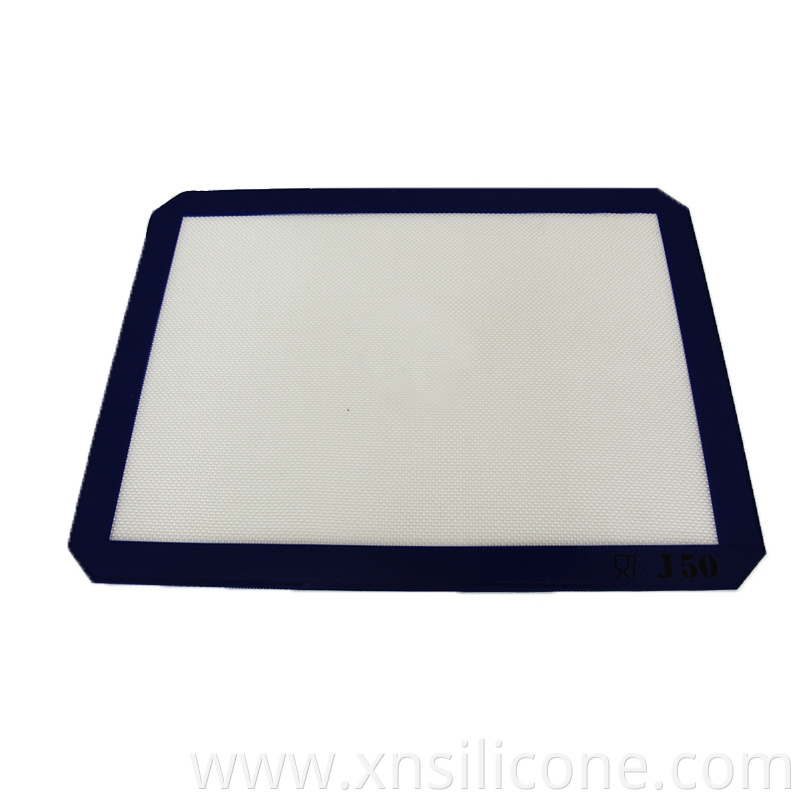 Silicone baking mat